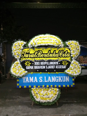 Papan Bunga Duka di Harian